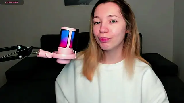 MiaThaine online show from 01/17/25, 08:02