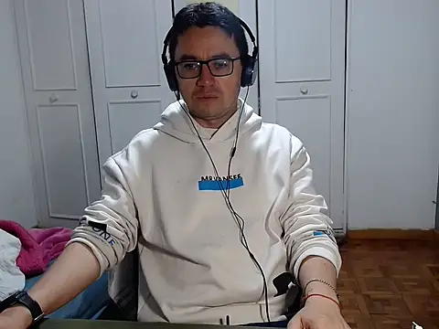 Diptongo online show from 12/13/25, 11:10