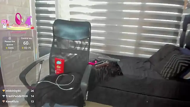 charlotte  G online show from 03/11/25, 12:28