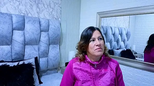 charlotte  G online show from 11/04/25, 11:42