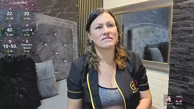 charlotte  G online show from 11/21/25, 10:47