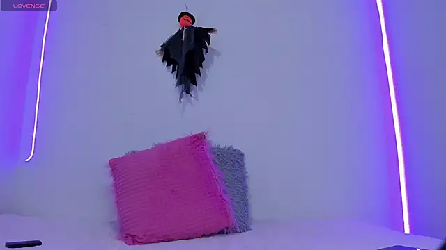 liz 25b online show from 10/30/25, 04:03