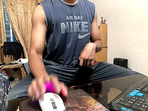 Zeuhorny online show from 12/03/24, 12:13