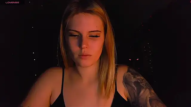 VoluptuousDreams online show from 01/17/25, 03:11