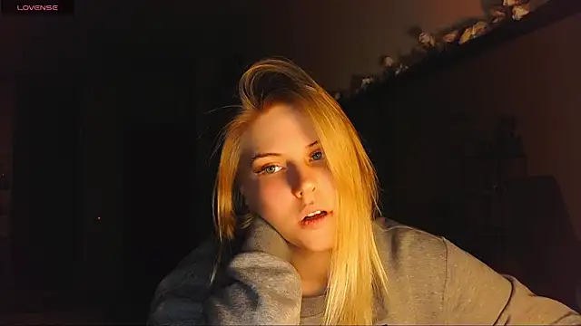 VoluptuousDreams online show from 02/23/25, 06:56