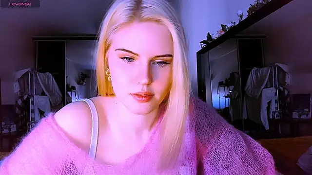 VoluptuousDreams online show from 03/22/25, 01:08