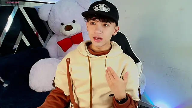 Niico Cruz online show from 02/14/25, 04:37