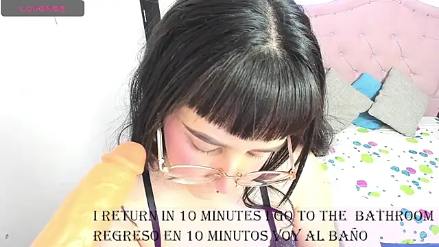 Snapshot of Katalina_novoa chatting on 01/17/25, 07:27 Katalina novoa online show from 01/17/25, 07:27