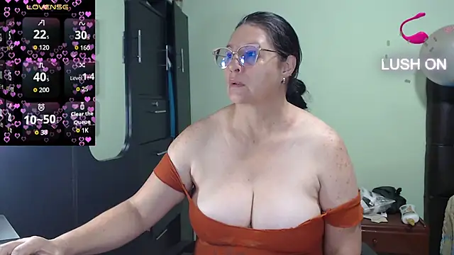 hairyglad69 online show from 10/24/25, 01:29