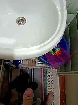 Snapshot of Tyhguhhijh chatting on 12/14/25, 09:08 Tyhguhhijh online show from 12/14/25, 09:08