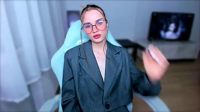 StellaLawless online show from 02/11/25, 08:52