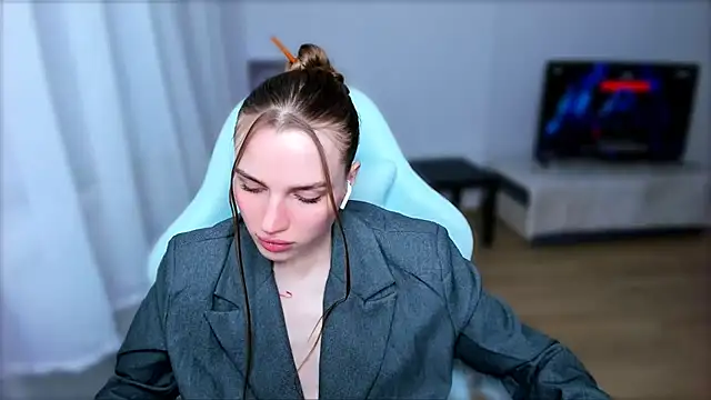 StellaLawless online show from 02/11/25, 11:54