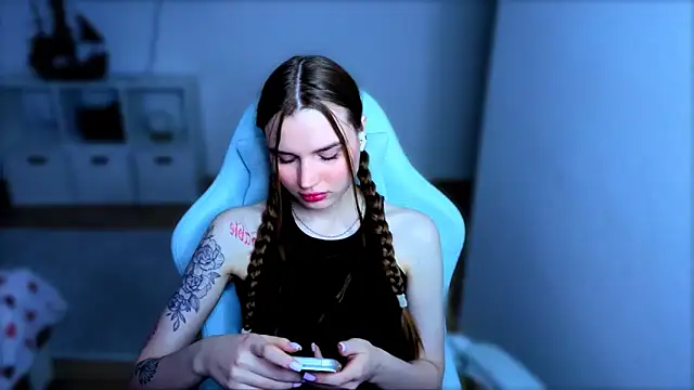 StellaLawless online show from 11/23/25, 12:16