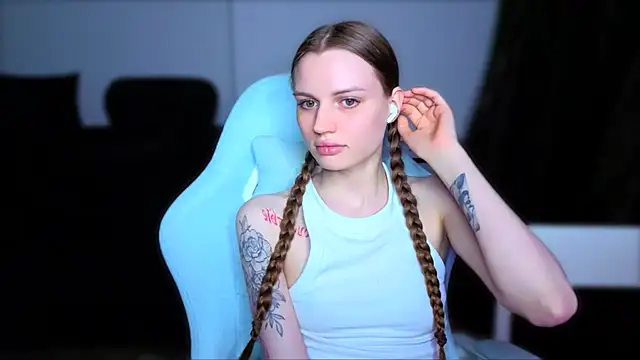 StellaLawless online show from 04/21/26, 01:42