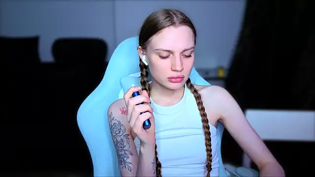 StellaLawless online show from 04/21/26, 02:51