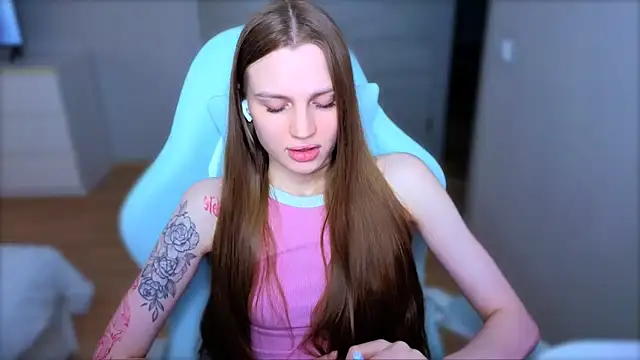 StellaLawless online show from 04/23/26, 07:52