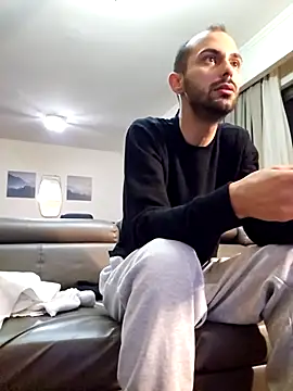 denisxlRo online show from 12/14/25, 04:34