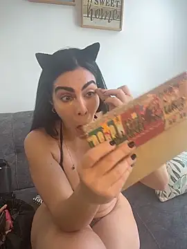 valecruz903 online show from 10/31/25, 03:57