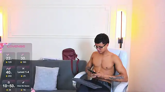 Paradise boy s online show from 05/21/26, 02:02
