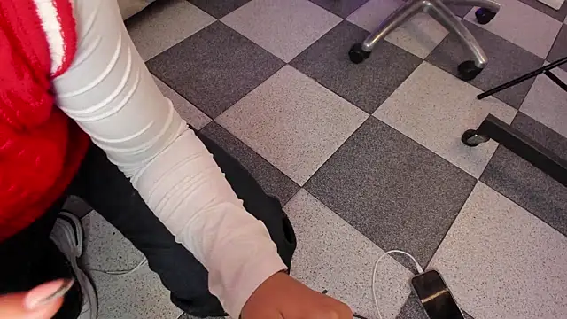 alessiaferry online show from 04/22/26, 04:41