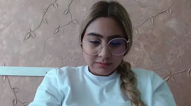 Miabonnett  online show from 02/05/25, 03:52