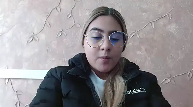 Miabonnett  online show from 02/09/25, 01:46