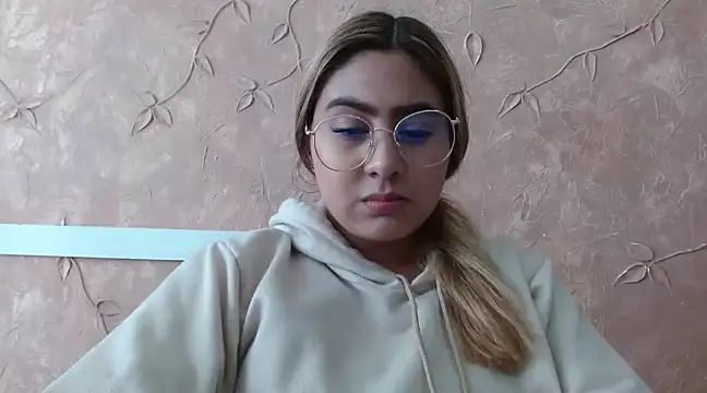 Miabonnett  online show from 02/13/25, 04:17