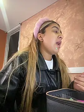 Snapshot of Miabonnett_ chatting on 01/08/26, 12:29 Miabonnett online show from 01/08/26, 12:29