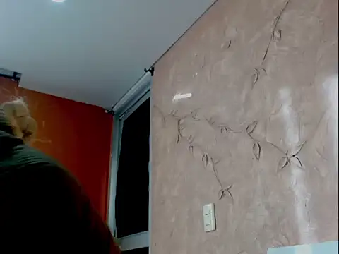 Snapshot of Miabonnett_ chatting on 01/19/26, 12:20 Miabonnett online show from 01/19/26, 12:20