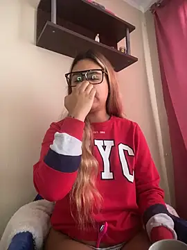 Snapshot of Miabonnett_ chatting on 02/04/26, 12:00 Miabonnett online show from 02/04/26, 12:00