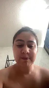 Snapshot of Miabonnett_ chatting on 02/12/26, 02:01 Miabonnett online show from 02/12/26, 02:01