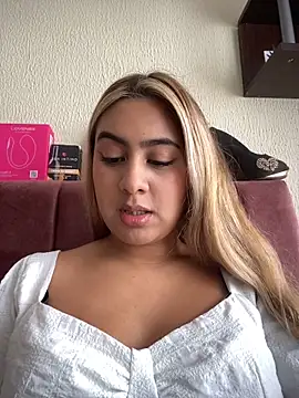 Miabonnett  online show from 04/14/26, 03:07