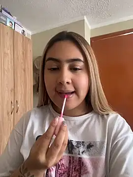 Miabonnett  online show from 07/25/26, 02:58