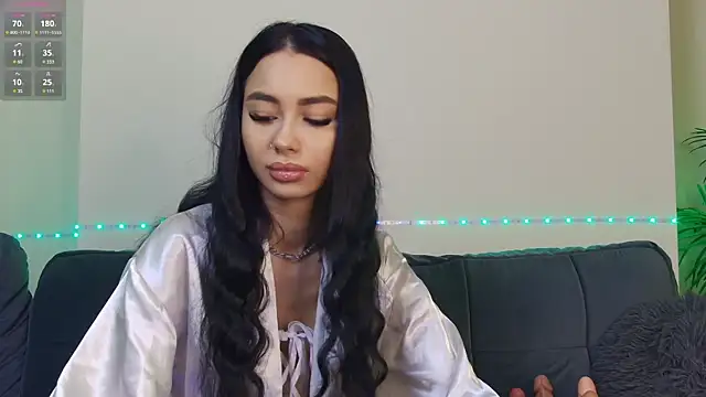Snapshot of OnlyXandra chatting on 01/17/25, 08:56 OnlyXandra online show from 01/17/25, 08:56