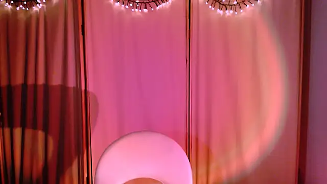 Snapshot of Malinax chatting on 12/08/24, 10:25 Malinax online show from 12/08/24, 10:25