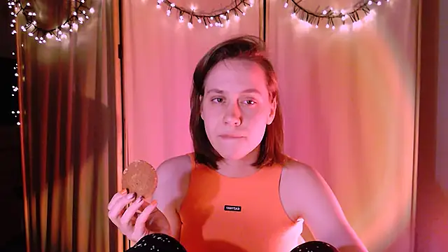 Snapshot of Malinax chatting on 12/15/24, 11:09 Malinax online show from 12/15/24, 11:09