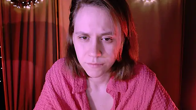 Snapshot of Malinax chatting on 12/17/24, 10:43 Malinax online show from 12/17/24, 10:43