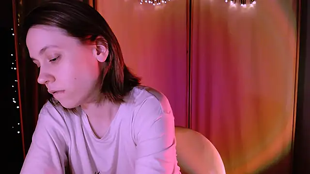 Snapshot of Malinax chatting on 12/20/24, 10:54 Malinax online show from 12/20/24, 10:54