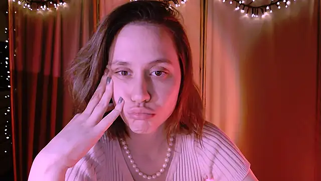 Snapshot of Malinax chatting on 12/29/24, 10:47 Malinax online show from 12/29/24, 10:47