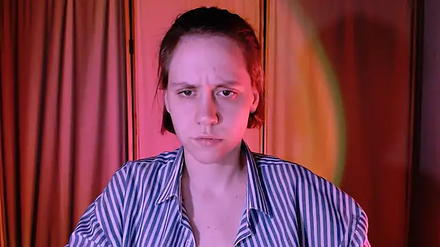 Snapshot of Malinax chatting on 02/12/25, 01:30 Malinax online show from 02/12/25, 01:30