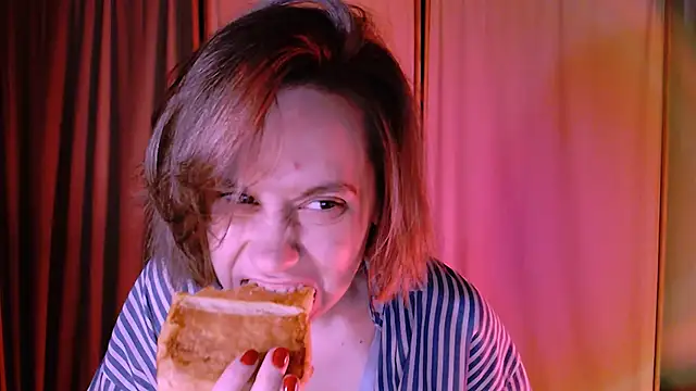 Snapshot of Malinax chatting on 02/13/25, 10:54 Malinax online show from 02/13/25, 10:54