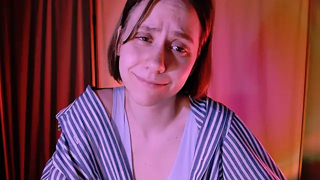 Snapshot of Malinax chatting on 02/14/25, 01:56 Malinax online show from 02/14/25, 01:56