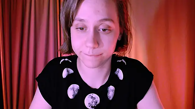 Snapshot of Malinax chatting on 03/07/25, 01:53 Malinax online show from 03/07/25, 01:53