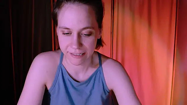 Snapshot of Malinax chatting on 03/11/25, 01:37 Malinax online show from 03/11/25, 01:37