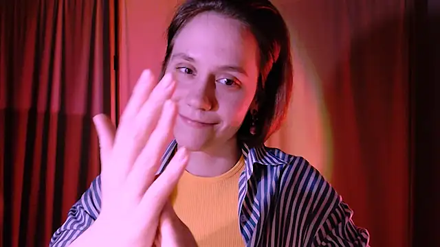 Snapshot of Malinax chatting on 03/19/25, 02:05 Malinax online show from 03/19/25, 02:05