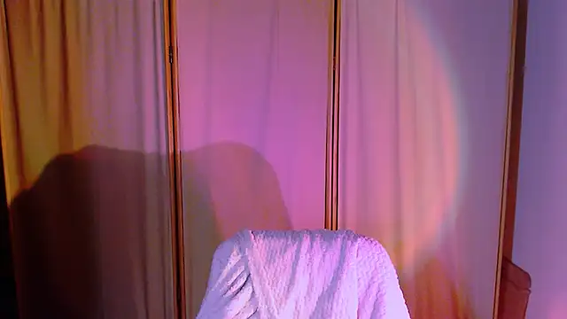 Snapshot of Malinax chatting on 09/29/25, 10:14 Malinax online show from 09/29/25, 10:14