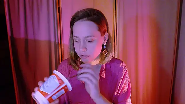 Snapshot of Malinax chatting on 10/05/25, 10:40 Malinax online show from 10/05/25, 10:40