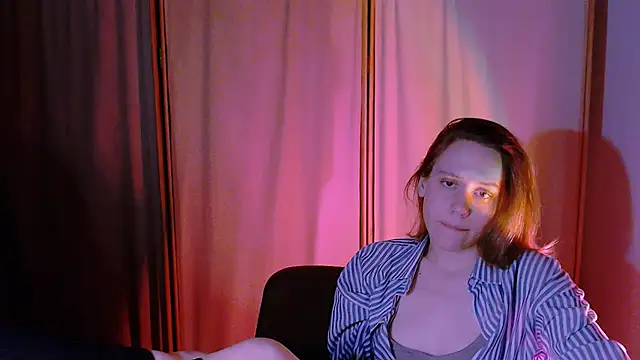 Snapshot of Malinax chatting on 10/10/25, 10:53 Malinax online show from 10/10/25, 10:53