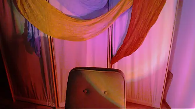 Snapshot of Malinax chatting on 10/27/25, 10:36 Malinax online show from 10/27/25, 10:36