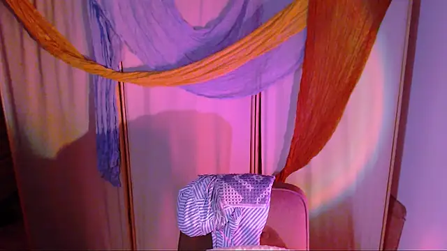 Snapshot of Malinax chatting on 11/20/25, 10:31 Malinax online show from 11/20/25, 10:31